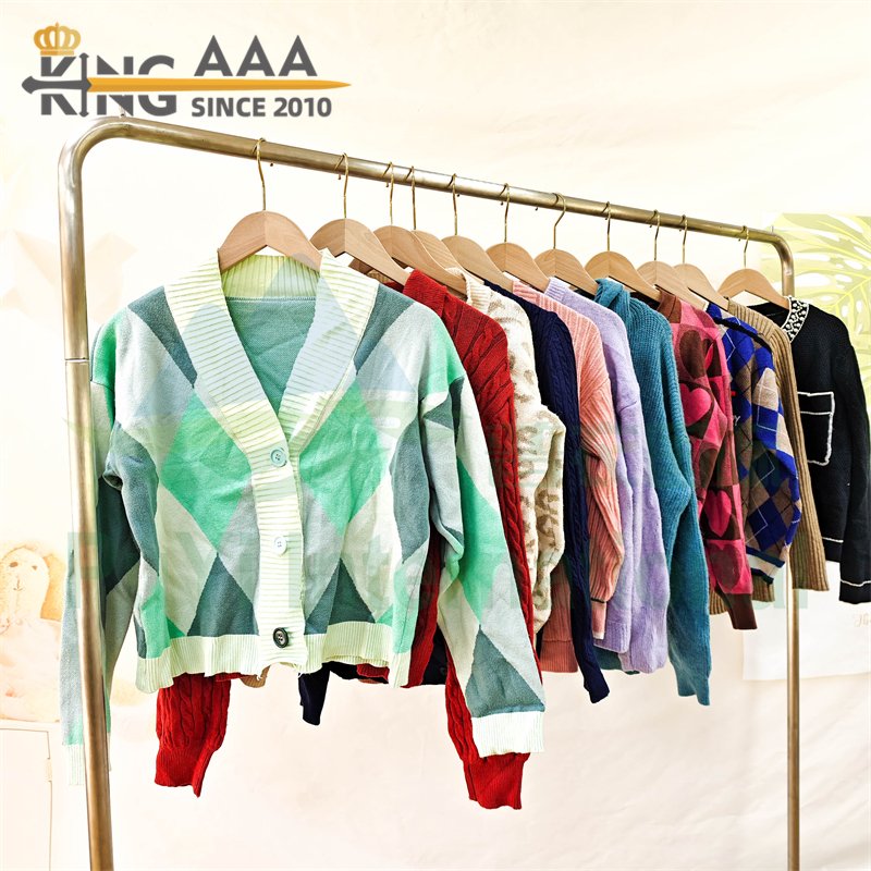 Wholesale High Quality Winter Ladies Sweater Thick Long Sleeve Knitted Wear Sweater Used Clothing Used Clothes Bales