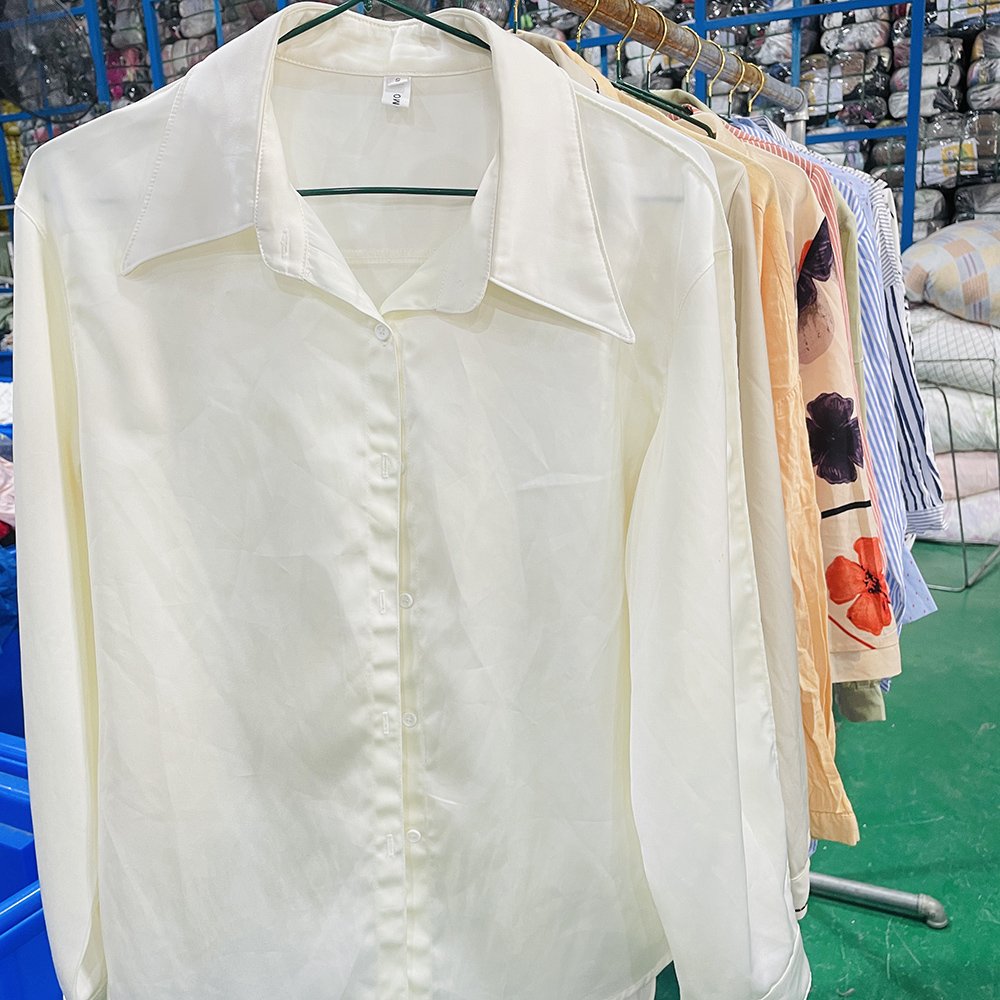 Wholesale Women's New Tops Fashion Mix Bulk Bales Cotton Top Used Clothing Stock Clothing