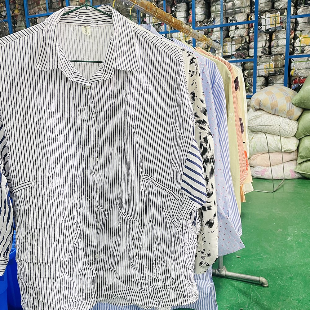 Wholesale Women's New Tops Fashion Mix Bulk Bales Cotton Top Used Clothing Stock Clothing