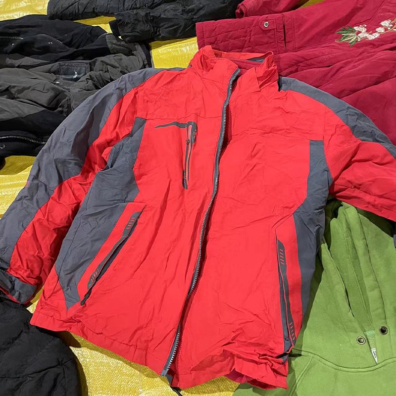 Used warm jackets winter factory stock hot selling paraka coats adult wholesales used winter clothes
