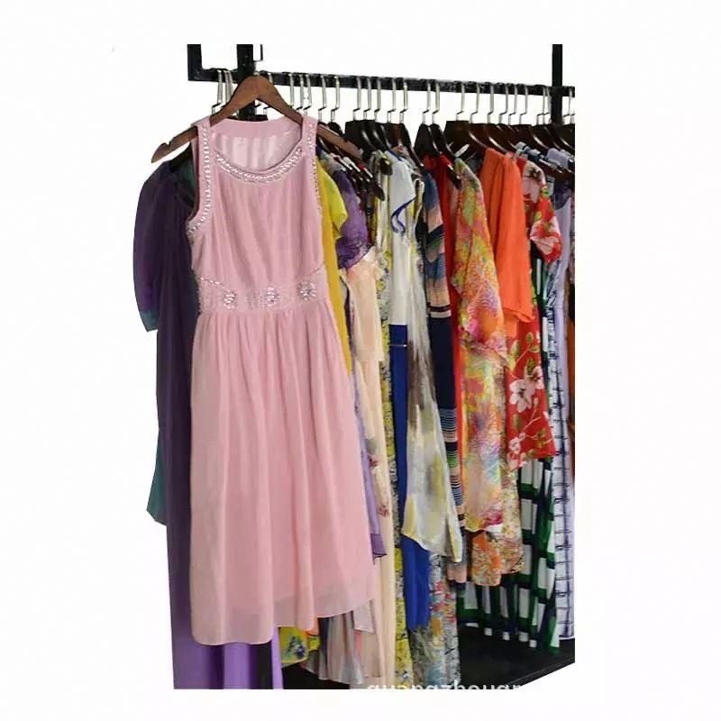 apparel stock used clothes Wholesale luxury brand tops skirts pants T Shirts women's export sources bales