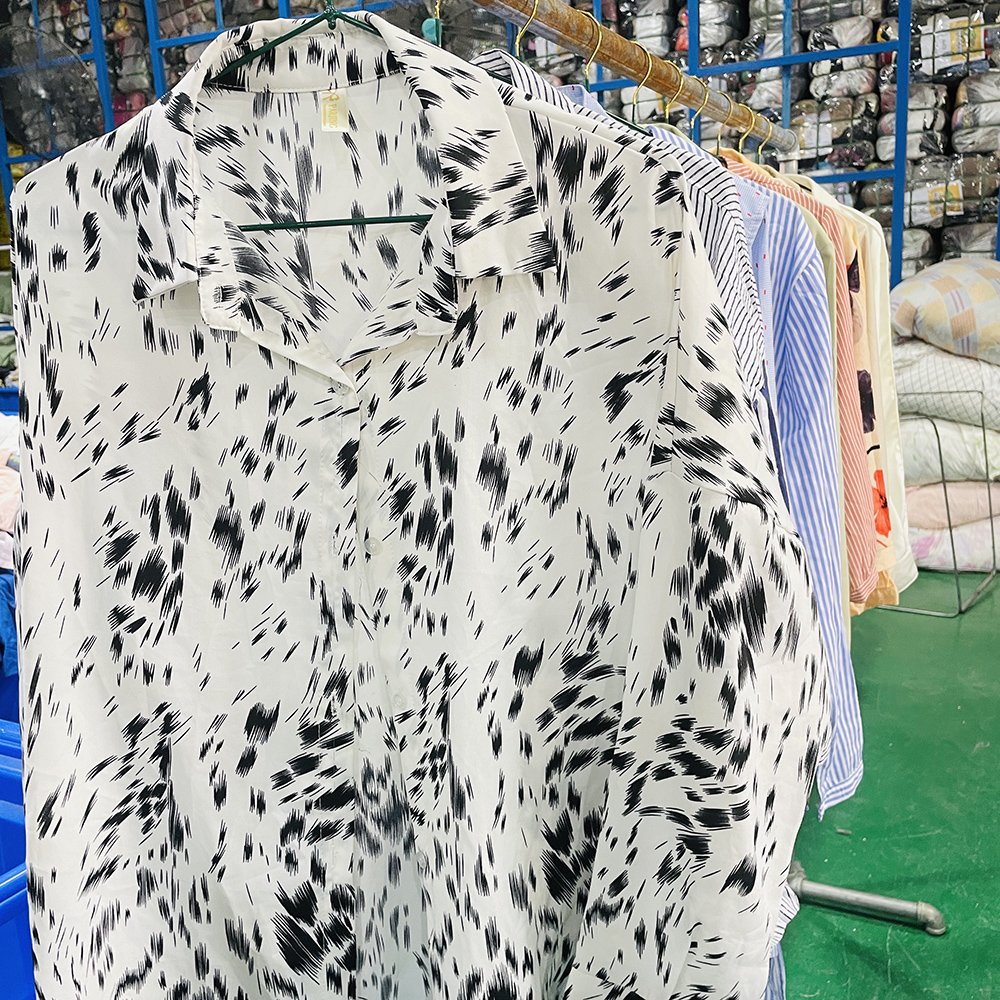 Factory Direct Sale Bales 45-100 Kg Clothes Mixed Used Clothing Autumn Casual Used Clothes Bales