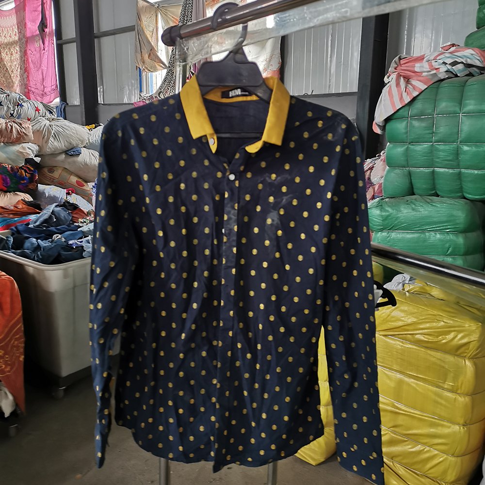 Factory Wholesale Men's Second-Hand Clothing Comfortable Silk Shirt Mixed Used Clothing in China