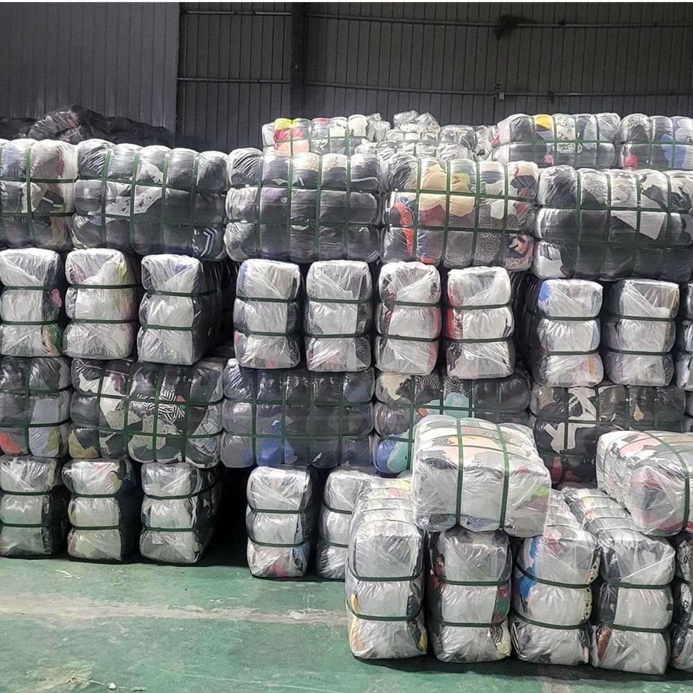 Second Hand Used Designer Clothes Apparel Stock Used Vintage Clothes Thrift Clothes Branded Used Bales