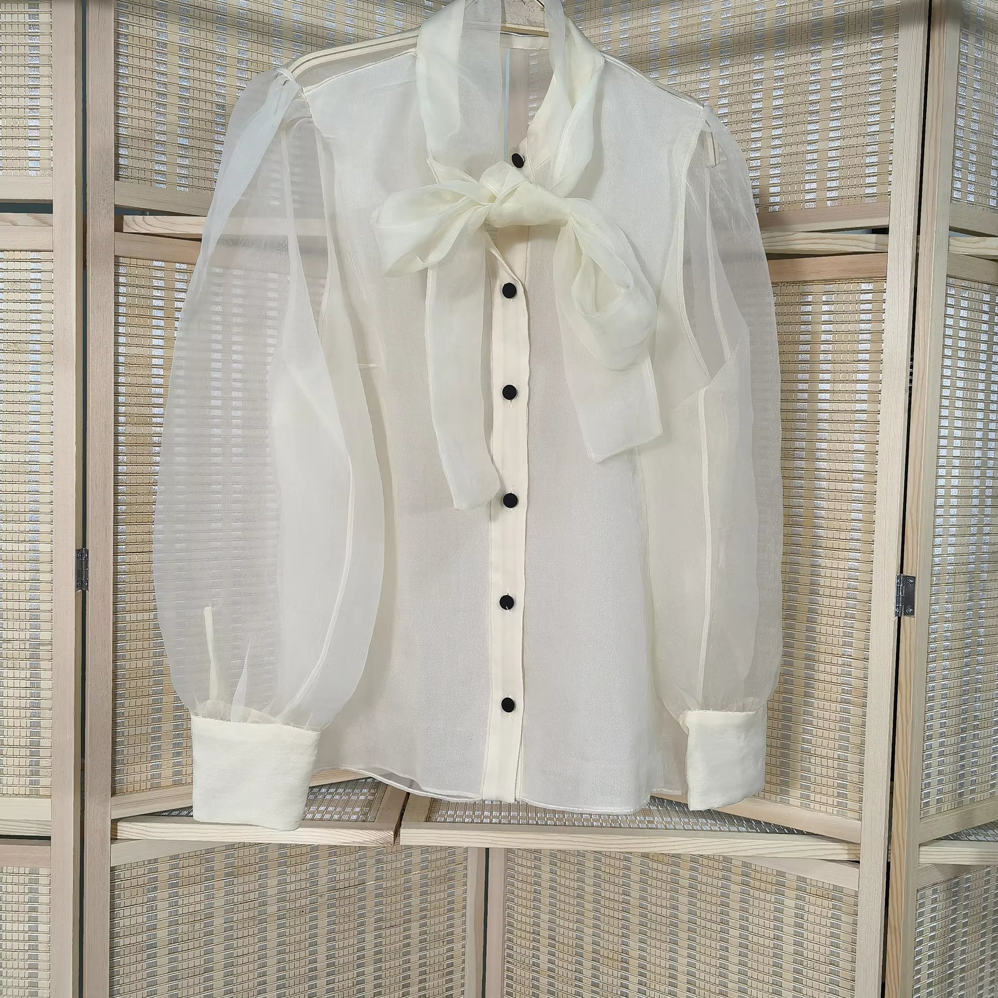 Wholesale Button Up Vintage Satin Blouse V Neck Used Silk Top Second Hand Clothes