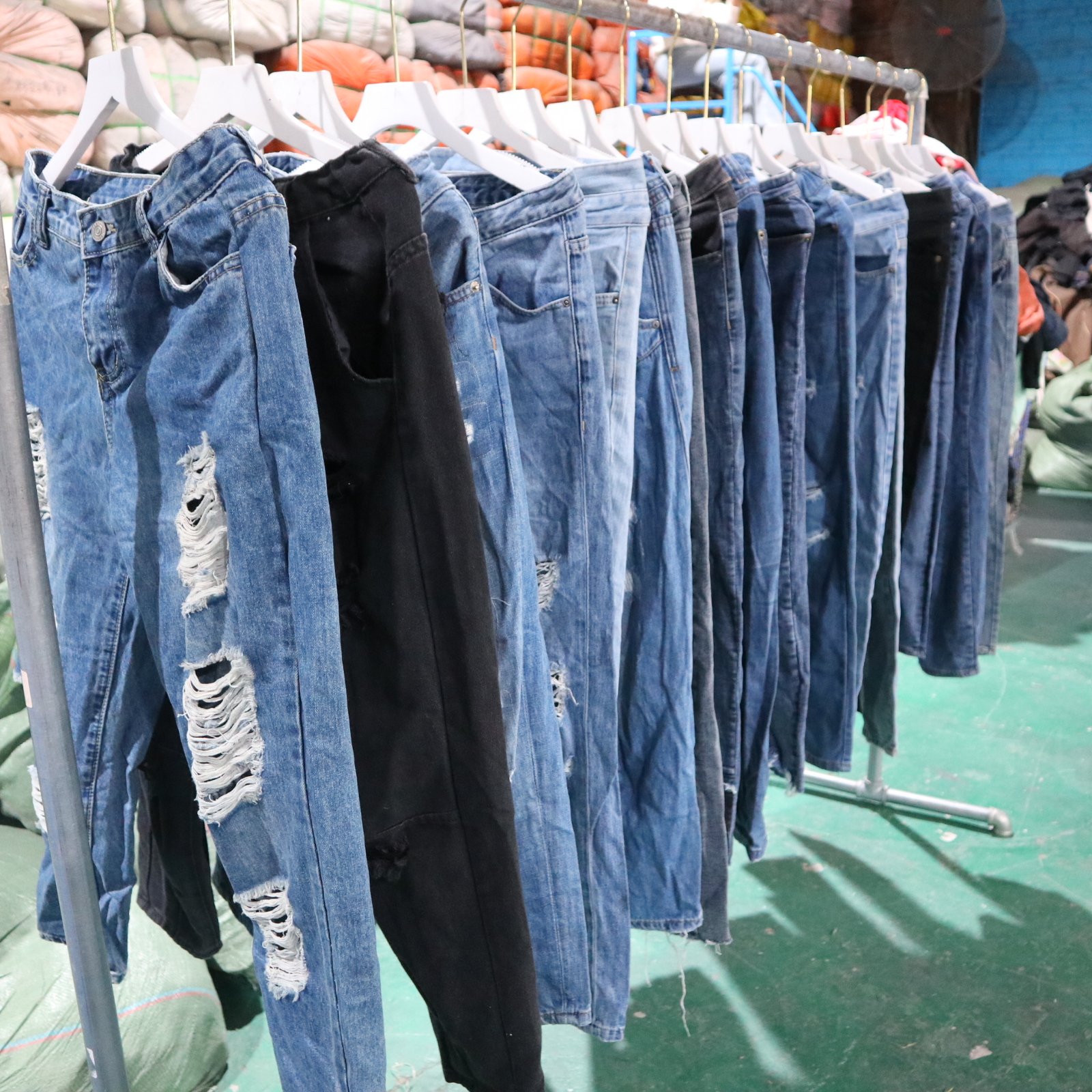 Used clothes bales china used jeans pants ripped used bags bales second hand denim ripped jeans pants