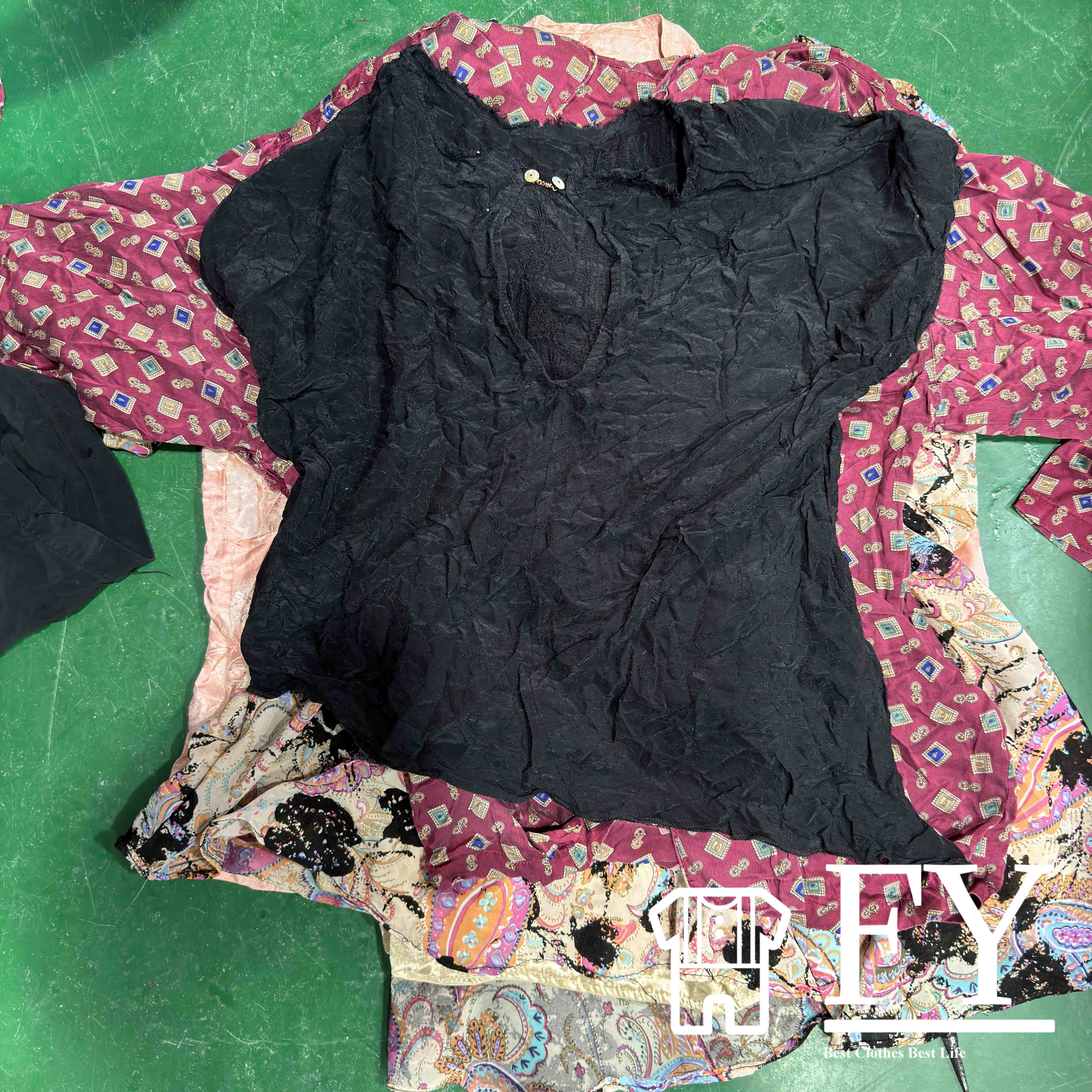 FengYang Used Clothes Silk Blouse Bales for Women Girl Adult Men Sort A Ukay Factory Outlet
