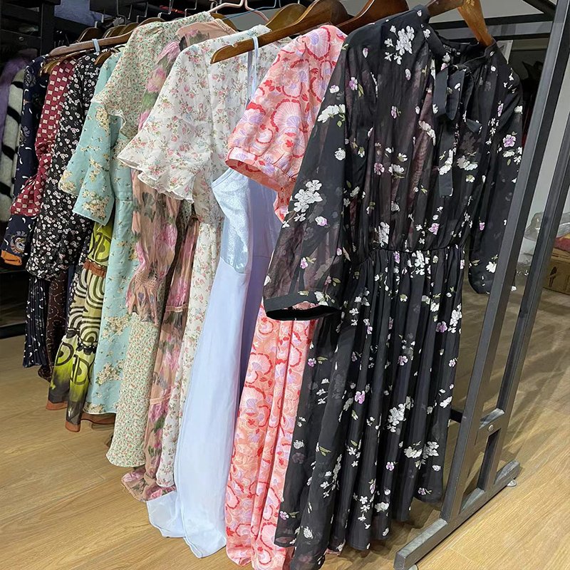 Thrift clothes bales female second hand clothes bale used dresses women bales and top used clothes wholesale