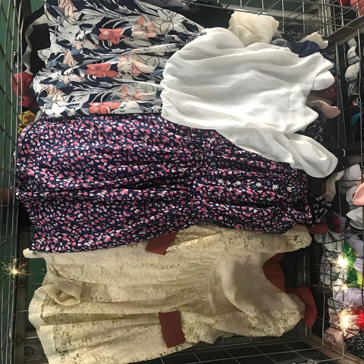 Hot Selling used Women's Mix Style Stock Dresses T-shirt container of used clothes