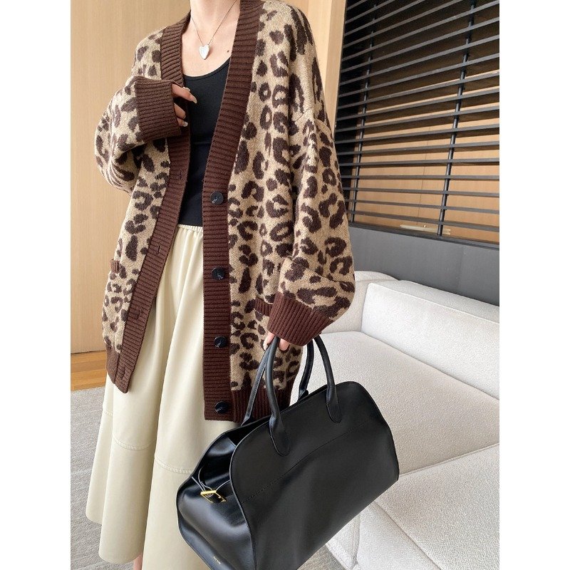 Loose V-neck leopard print temperament knitted cardigan 2024 autumn SN6333