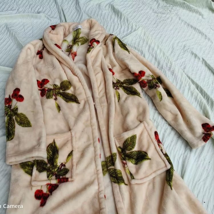 Wholesale Used Clothes Warm Night Gown Winter Night Dress Second Hand dressing gown in Bales High Quality