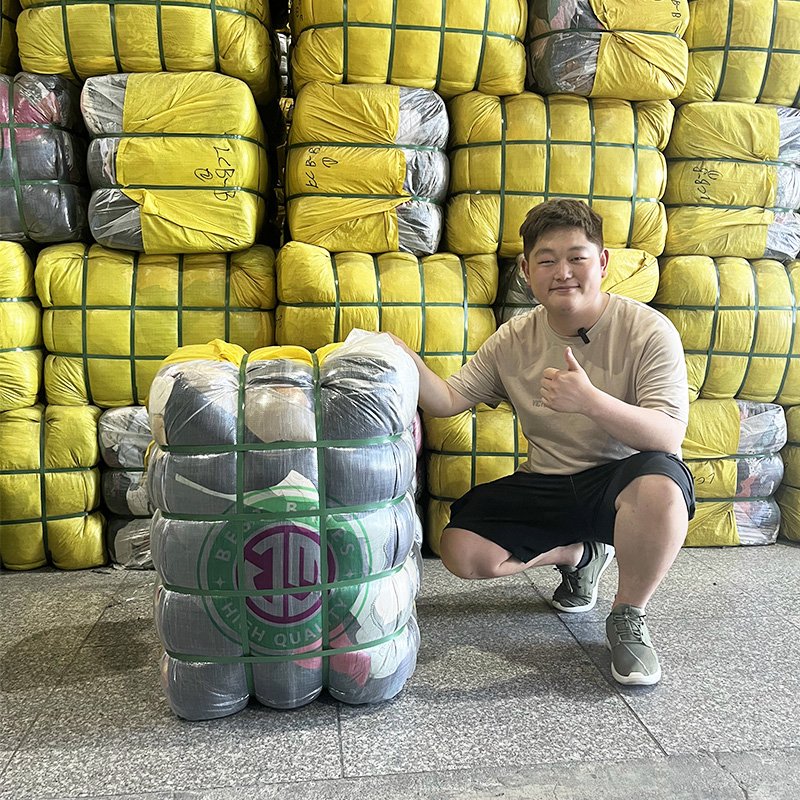 China factory wholesale high quality grade A cotton heavyweight t shirt mixed ukay bales used clothes for Men