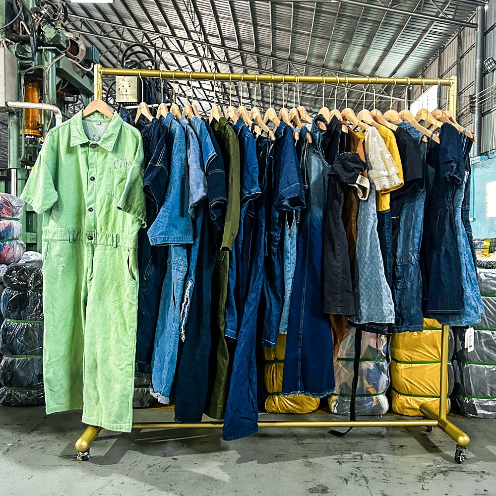 Used clothes wholesale package delivery includes all kinds of clothes men cotton pants stock bales men's trouser