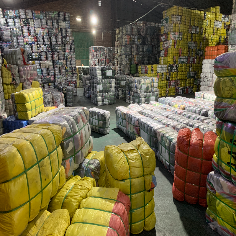 2022 Wholesale Bulks Brand New Bales Stock Clothes Used Branded Clothes used clothes