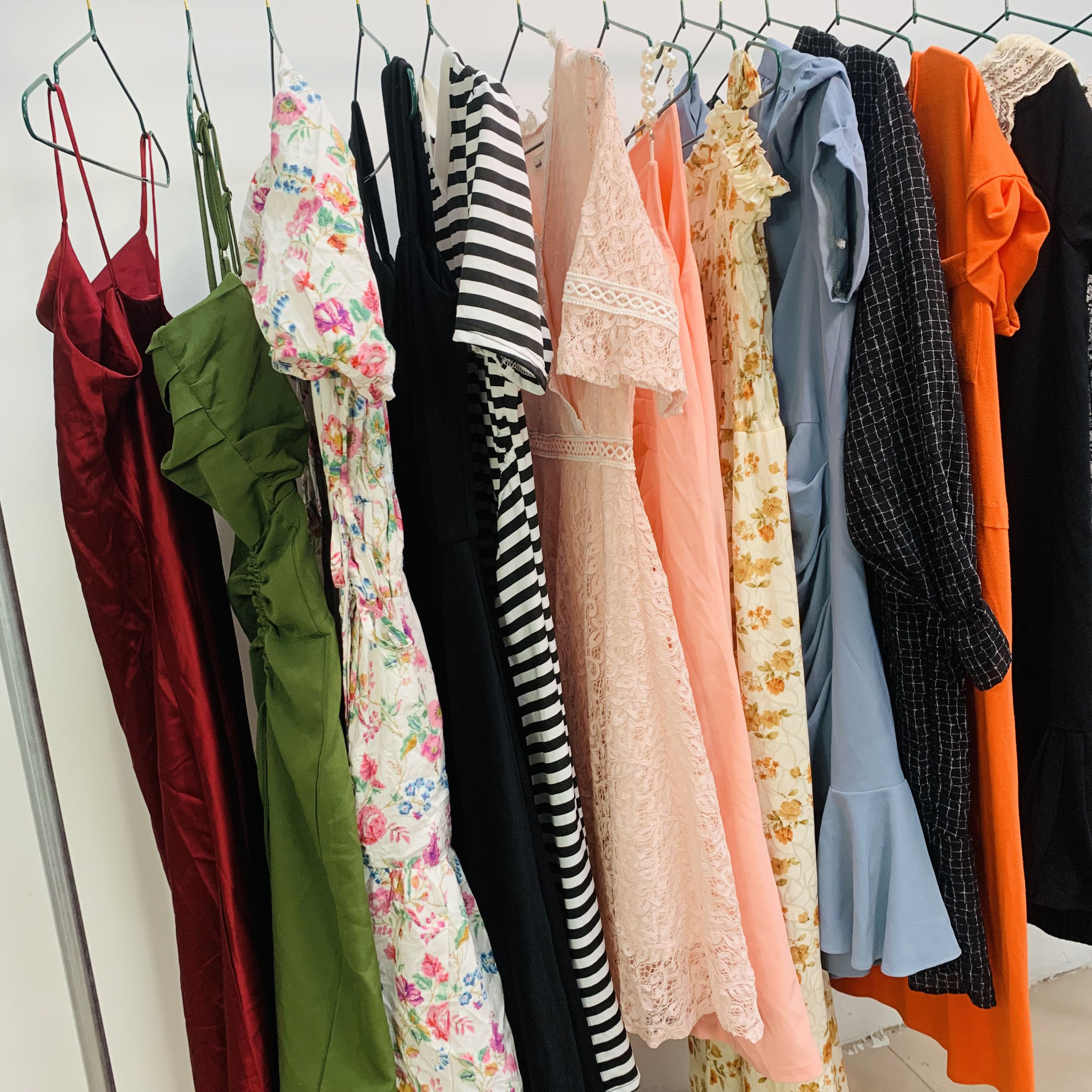 2022 Wholesale Bulks Brand New Bales Stock Clothes Used Branded Clothes used clothes