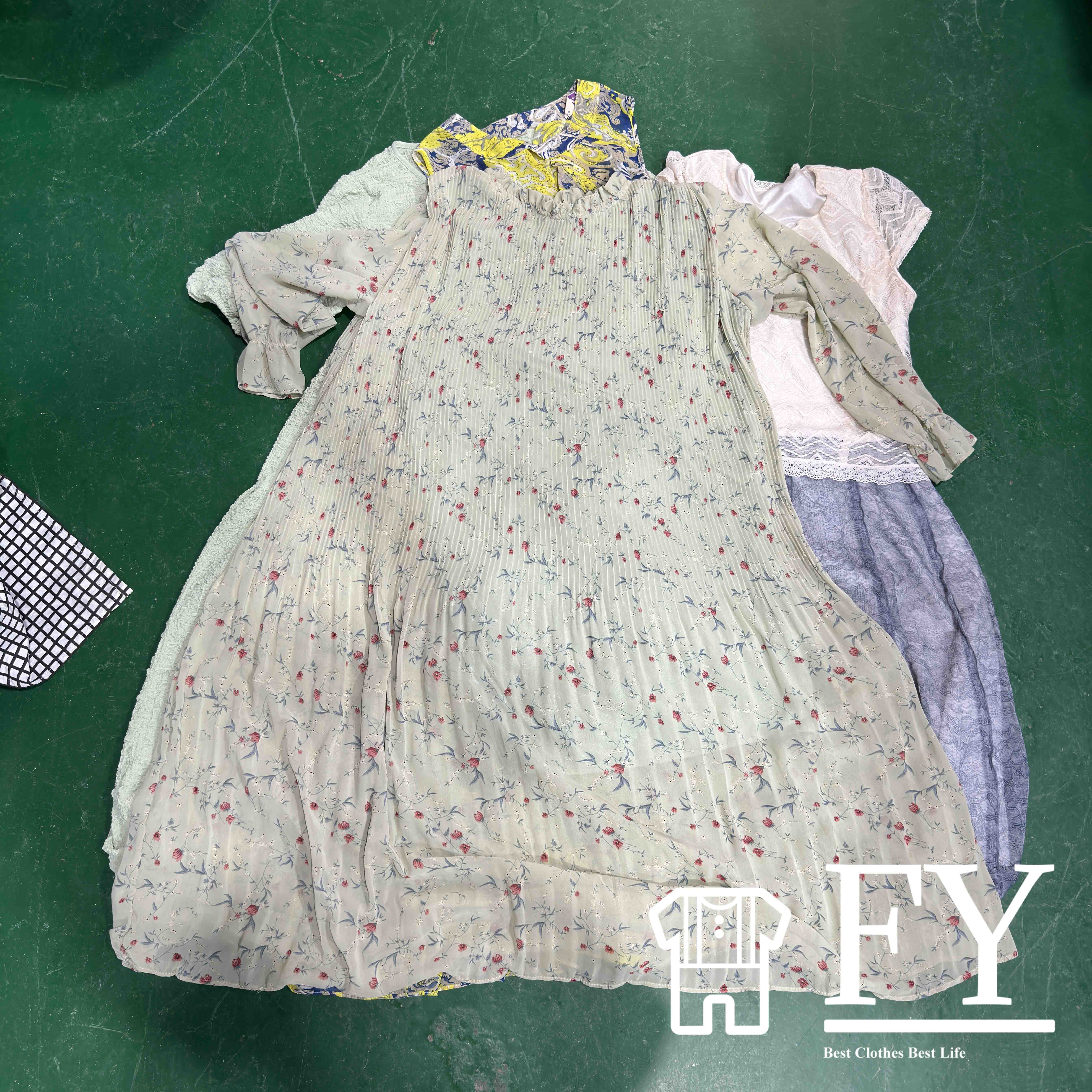 FengYang High Quality Used Clothes In China Wholesale Used Women Silk Dress Used Clothes Bales