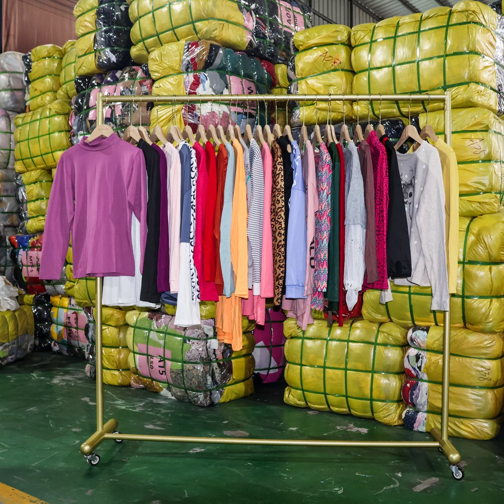 UKAY Lady Casual T-Shirt with Long Sleeves Summer Top for Adults Mixed Used Second Hand Wholesale Bale Low Price