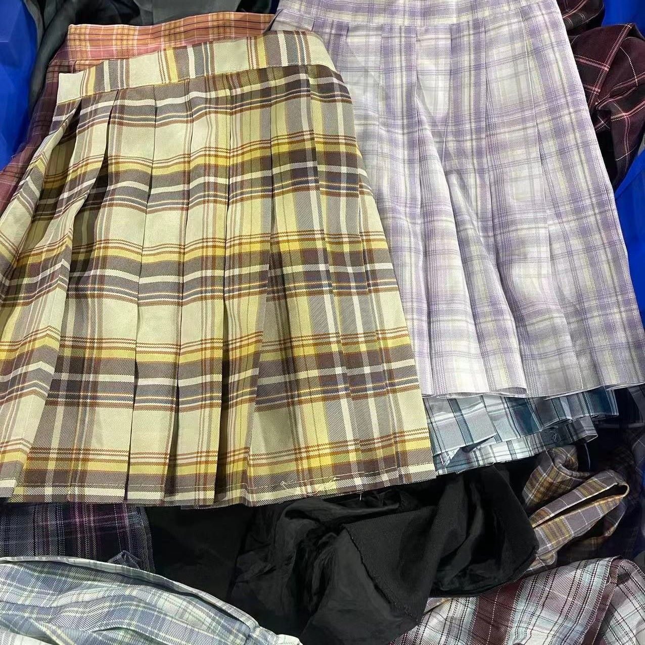 2024 Cheap Women's Pleated Skirt Short Skirt Second hand High Quality Pleated Skirt Clean Used Clothes Bale