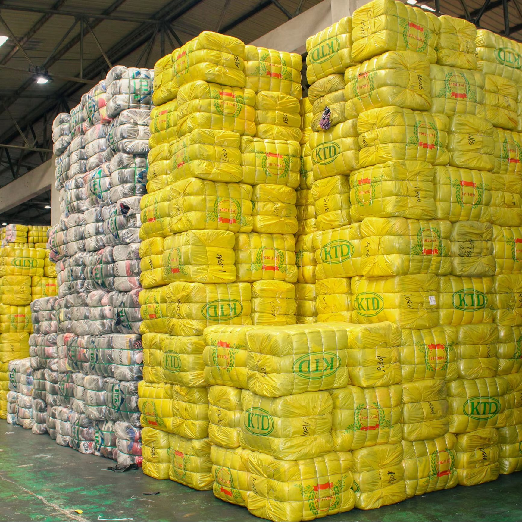 China Supplier Wholesale Fashion Hot Sale Used Clothes Bales Second Hand Clothes