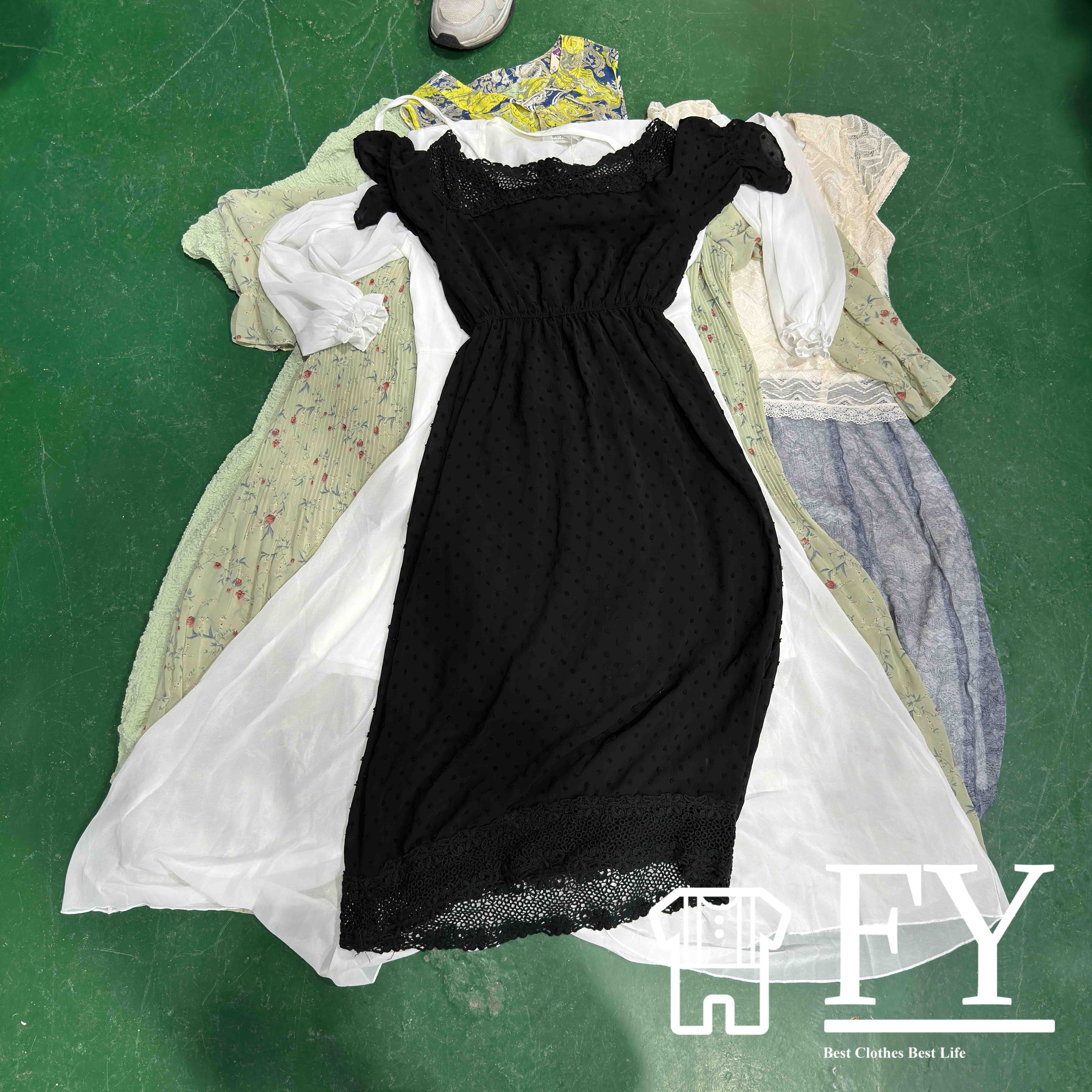 FengYang wholesale silk dresses old clothes used clothes bales uk second hand women dress