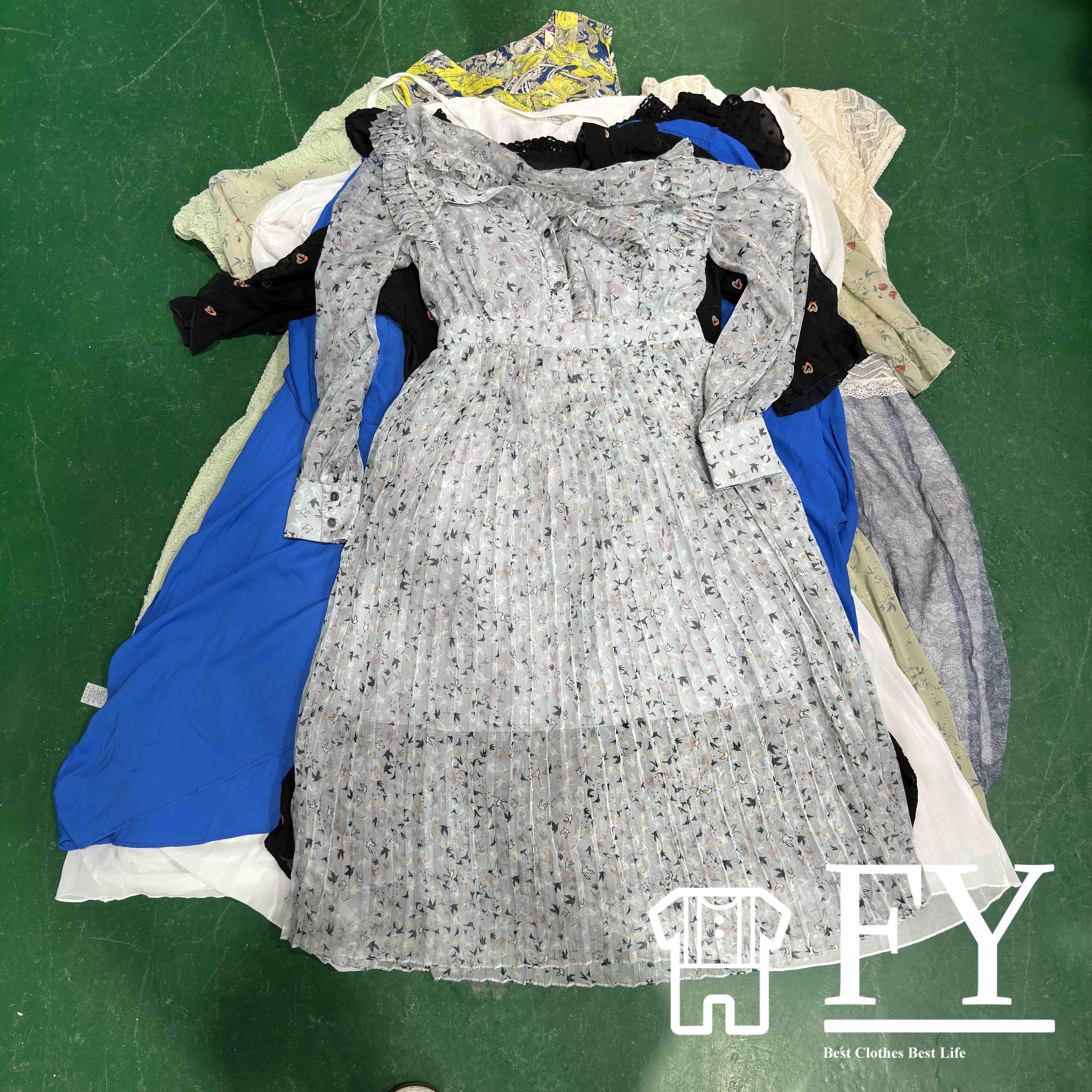 FengYang wholesale silk dresses old clothes used clothes bales uk second hand women dress