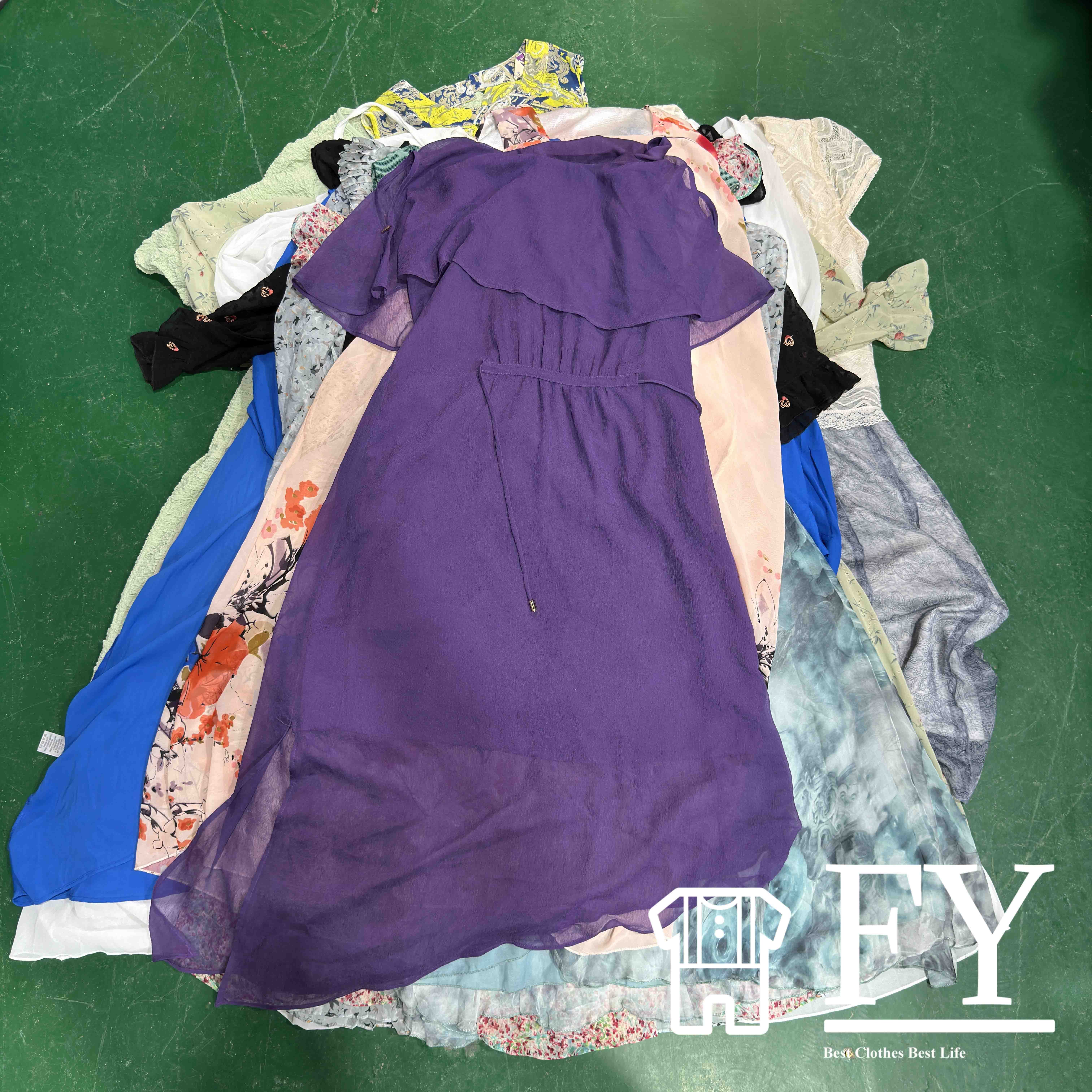 FengYang wholesale silk dresses old clothes used clothes bales uk second hand women dress