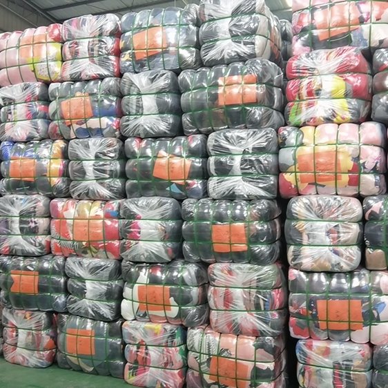 Good Condition Mixed Bedding Bales, Factory Wholesale Branded Bale Of Used Clothes In Kg