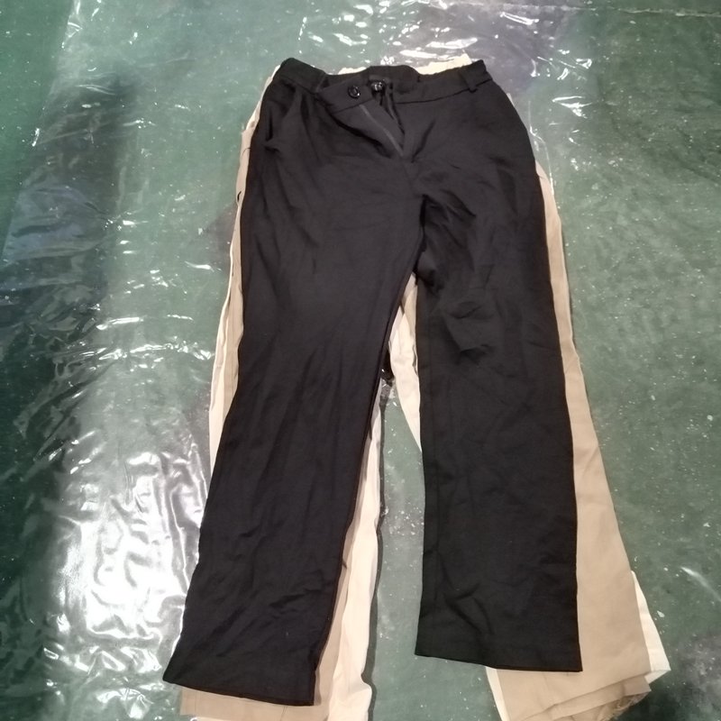 A3 Fashionable women pants second hand clothing used clothing bales 100kg from Canada elastic pants/ women trousers