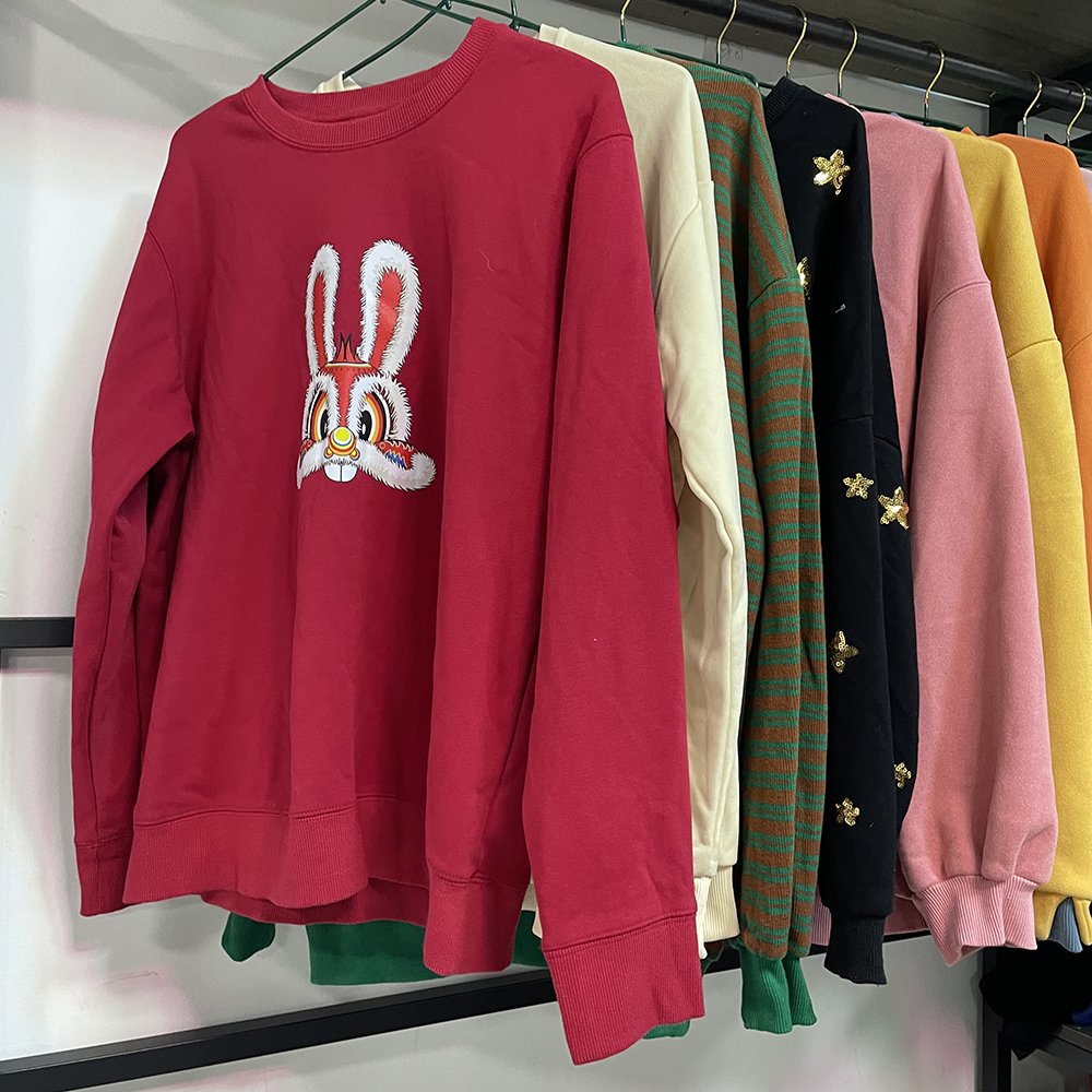 Wholesale of used winter clothing round neck hoodies for men bulk mixed clothing bales for second-hand winter clothing