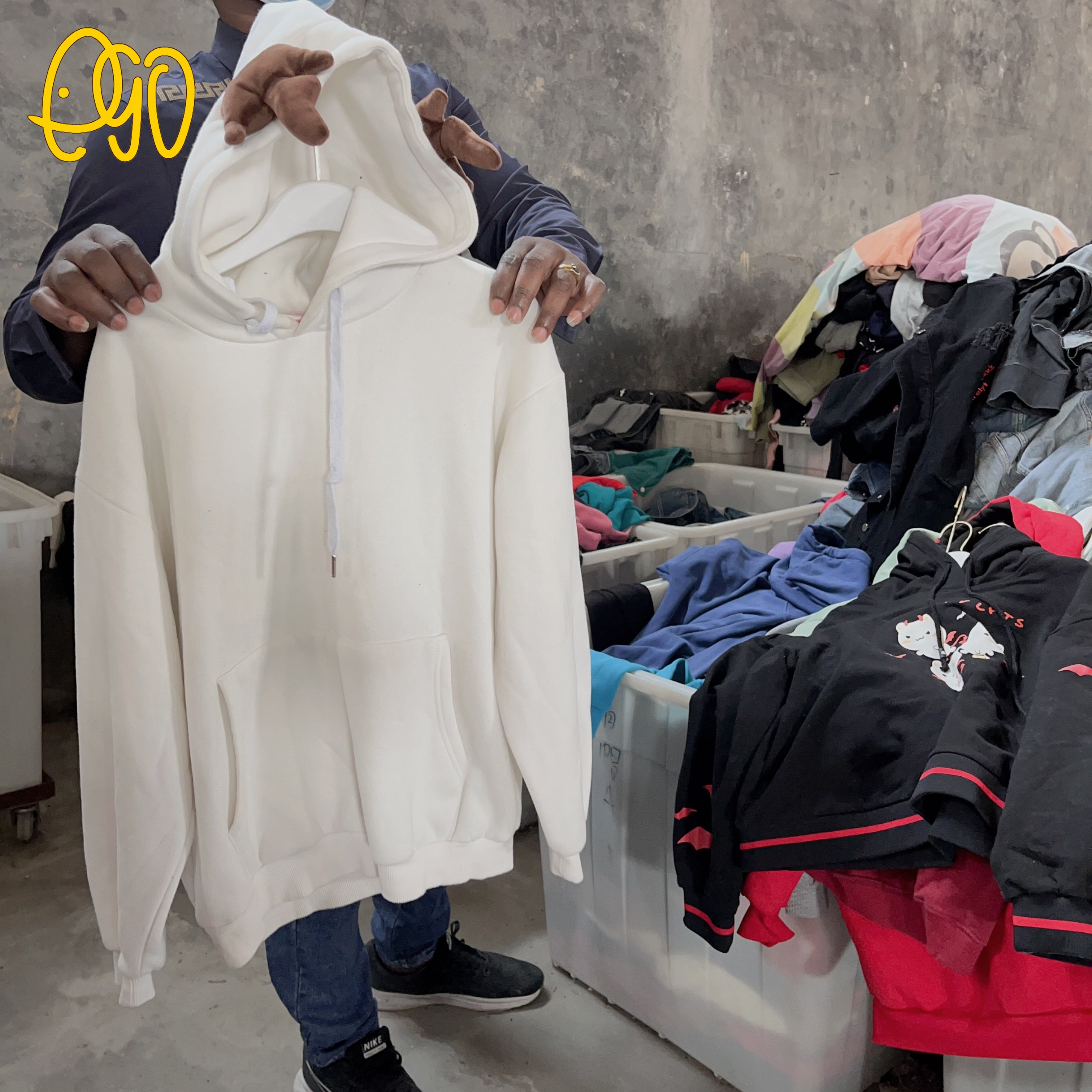 used clothes bales  Wholesale Price Branded Second Hand Thick Hoodies Sweaters For Adult Korean Mixed Used Clothes
