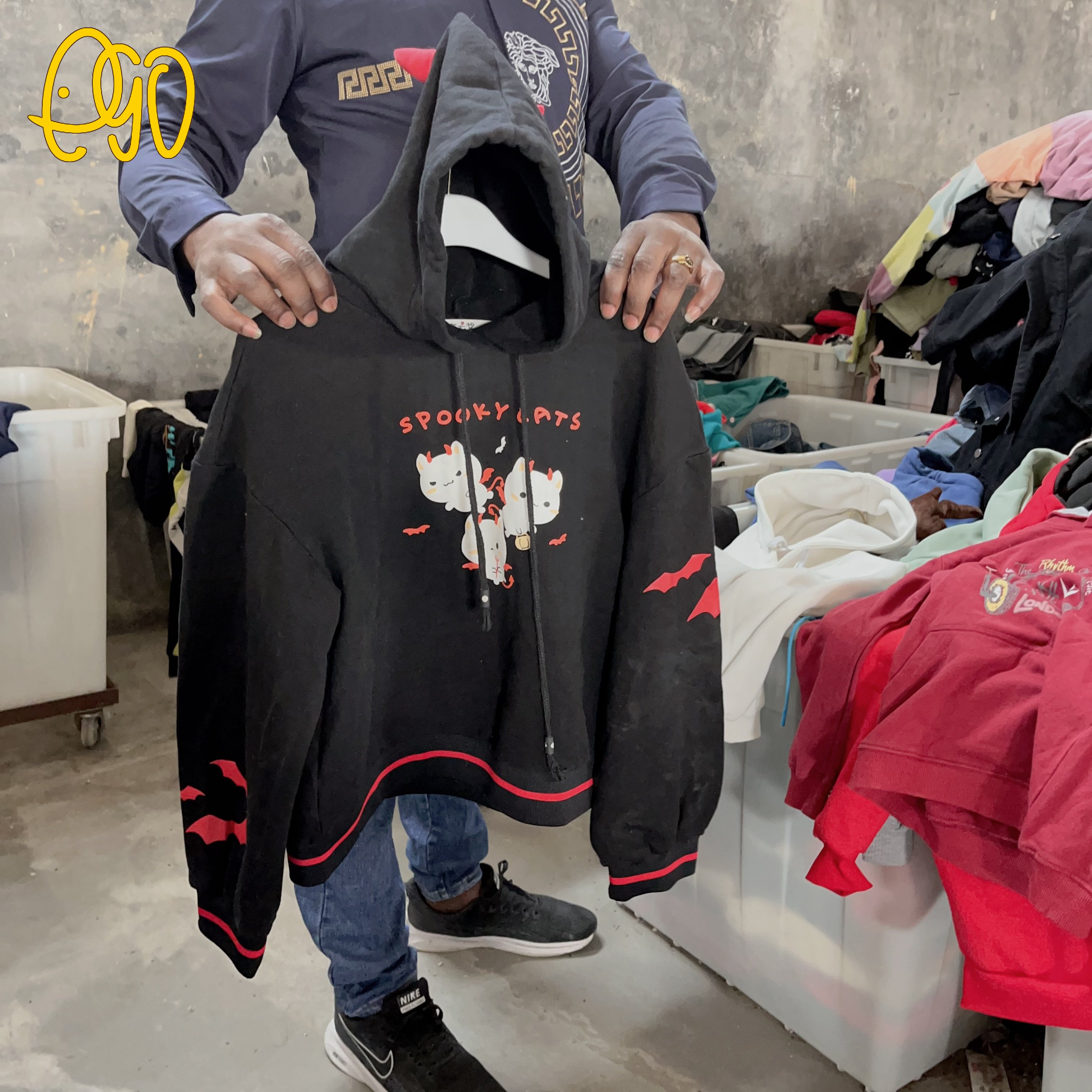 used clothes bales  Wholesale Price Branded Second Hand Thick Hoodies Sweaters For Adult Korean Mixed Used Clothes