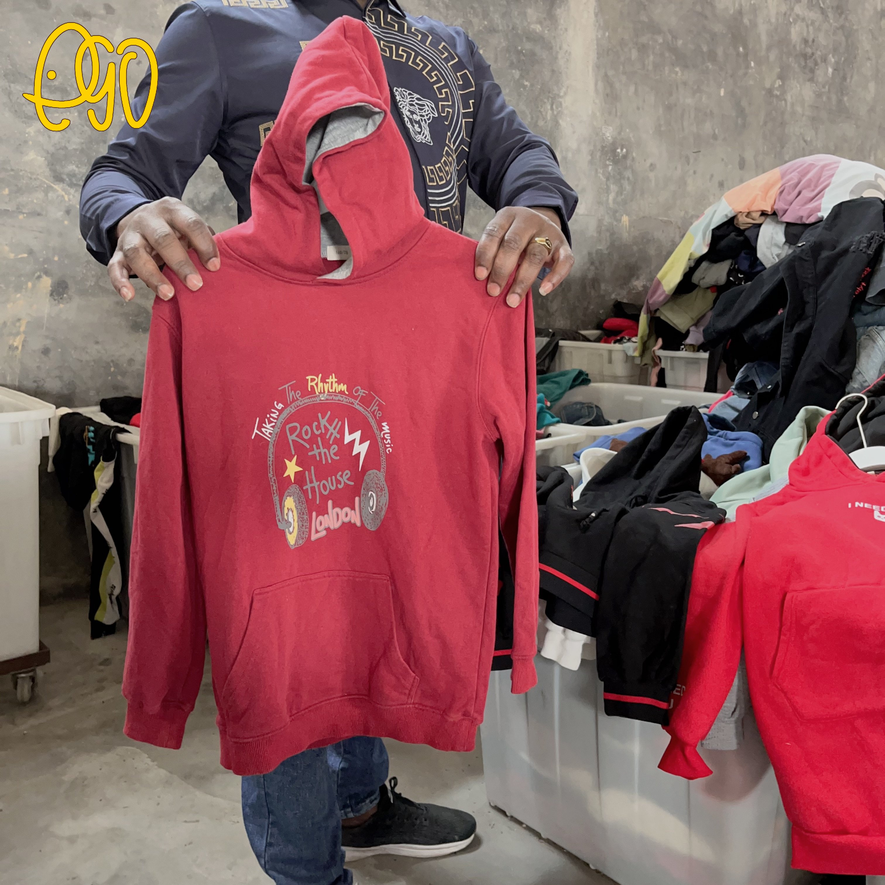 used clothes bales  Wholesale Price Branded Second Hand Thick Hoodies Sweaters For Adult Korean Mixed Used Clothes