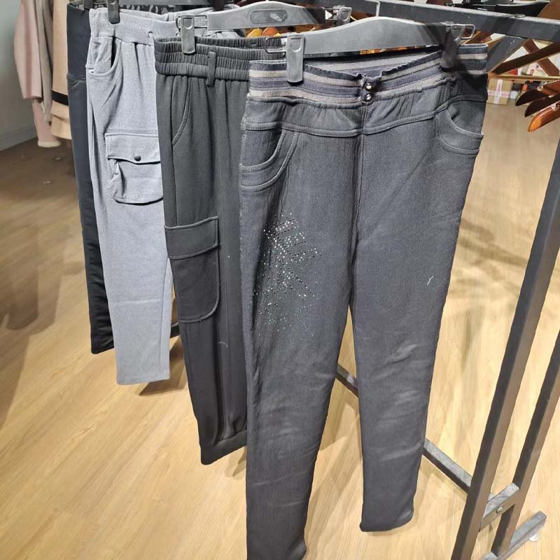 Good Quality Mixed Second Hand Clothes Used Clothes Sweater Coat Outfit Jeans Sweatpants Wholesale in Bales