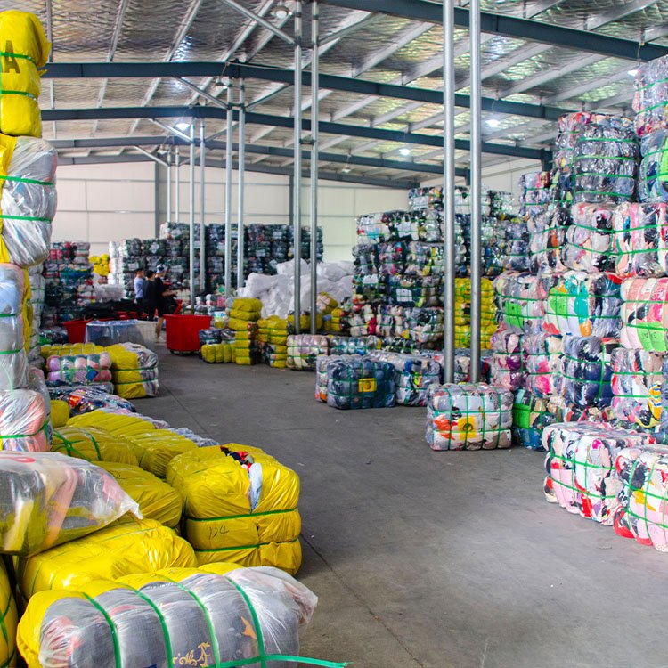 Factory Stock Wholesale Bales Bulk Used Dresses Women Bales Second Hand Clothing Secondhand Wedding Dresses