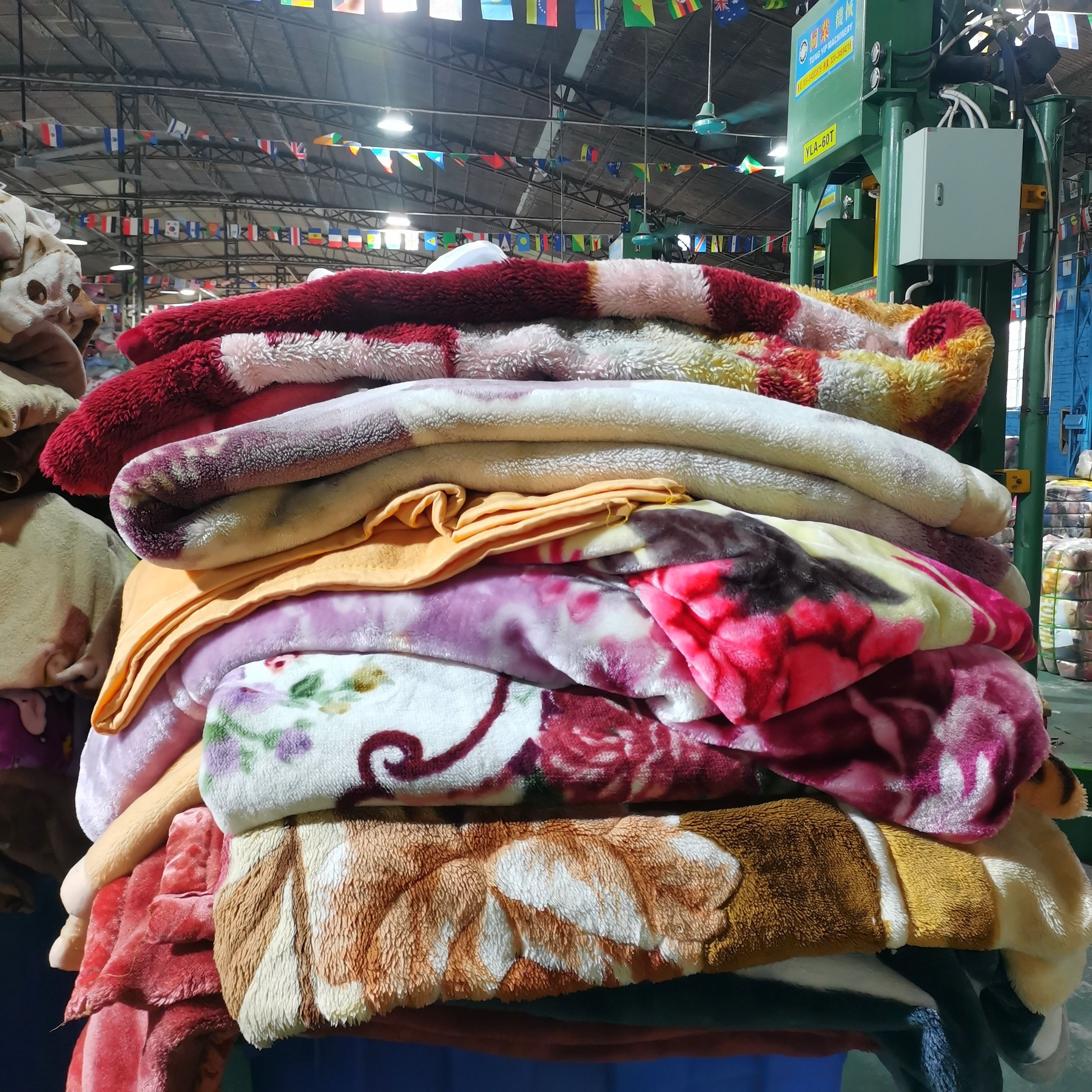 Top Quality Bulk Used Blankets Flat Bed Sheets Second Hand Heavy Blankets Clean 95% Stock Blankets
