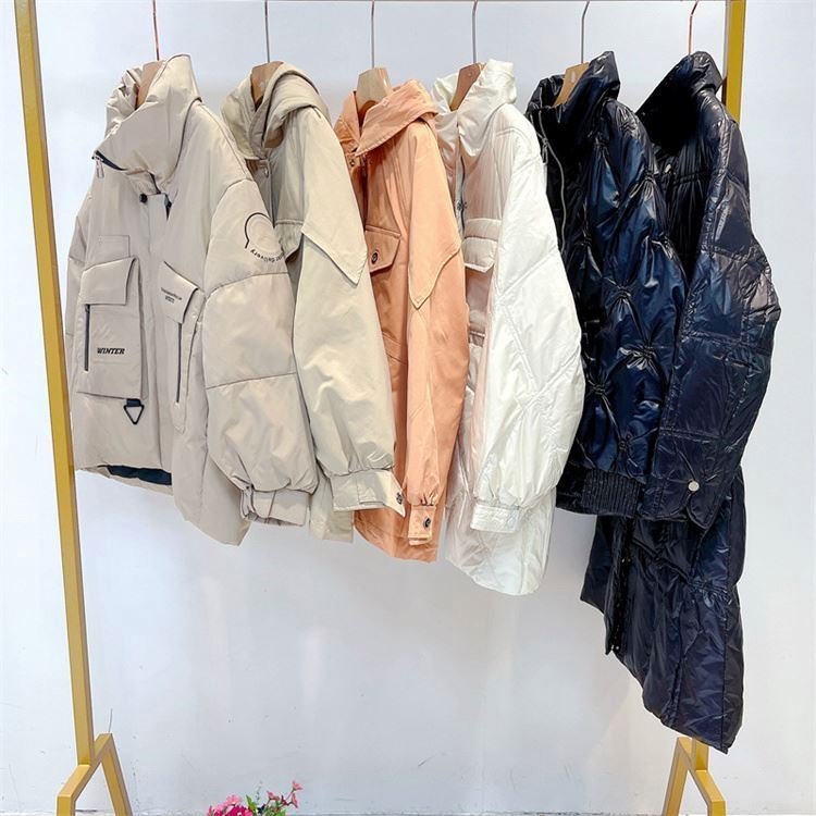 stock cut label second-hand down jacket tail stock wholesale discount women's used clothing stock clearance