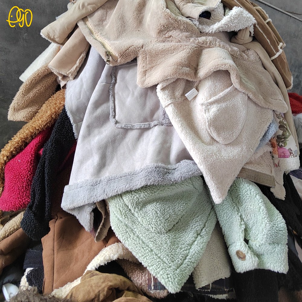 Sueded Used Jacket In Bales Winter Used Clothes Exporter Wholesale Used Clothes Women Second Hand Deerskin Velvet Clothing