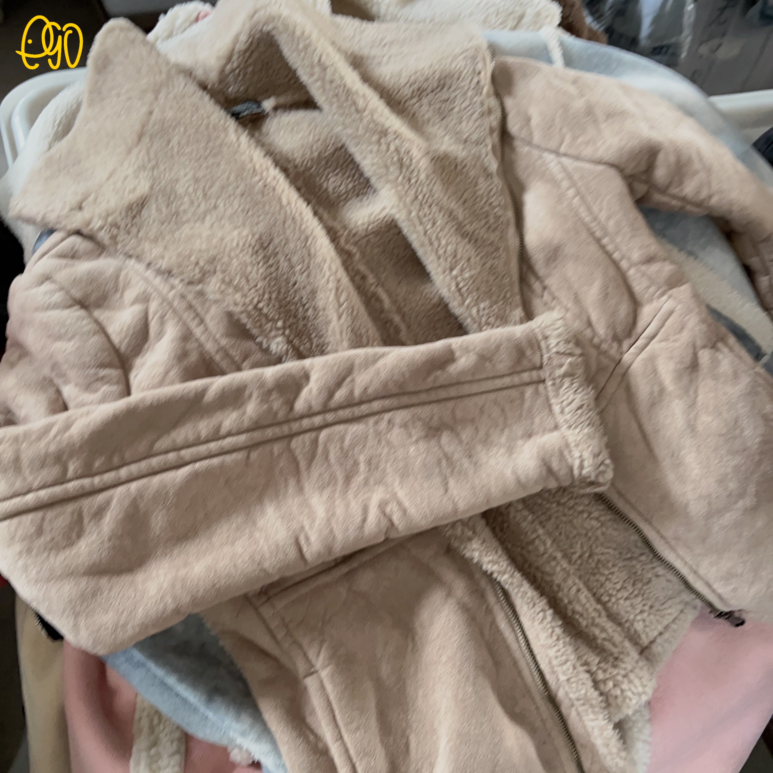 Sueded Used Jacket In Bales Winter Used Clothes Exporter Wholesale Used Clothes Women Second Hand Deerskin Velvet Clothing