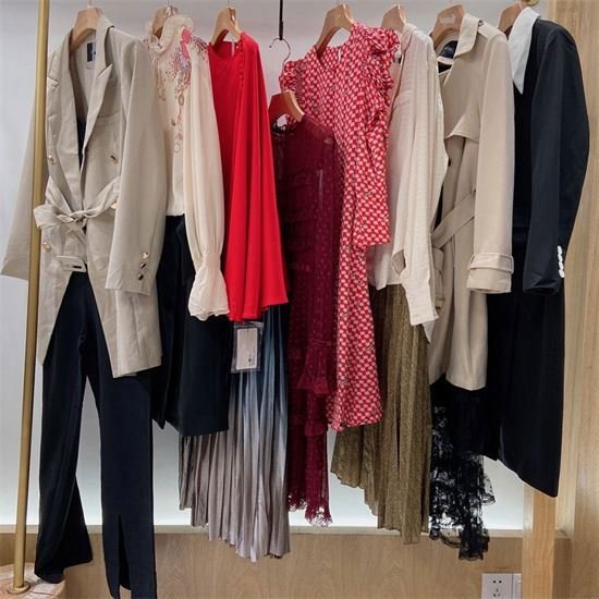 Discount Women's Clothing 2024 Used Clothing Wholesale Purchase Inventory Final Clearance