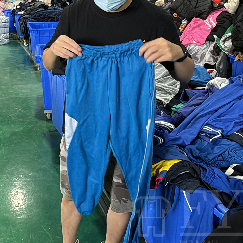 Fengyang Winter Children Used Clothes Bales for Adult Women Men Children Used Clothing 100% Cotton Uniforms Winter Coats Bulk