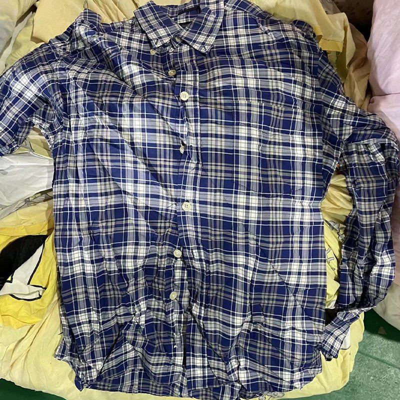 Stock Thrift men clothes bales used clothes second hand men's t shirt used shirt
