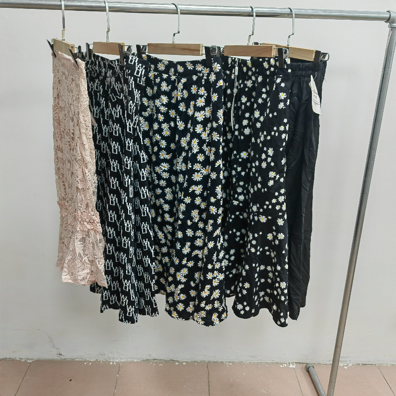 2023 beautiful used fashion women dress bundle used clothing Second hand skirt for women