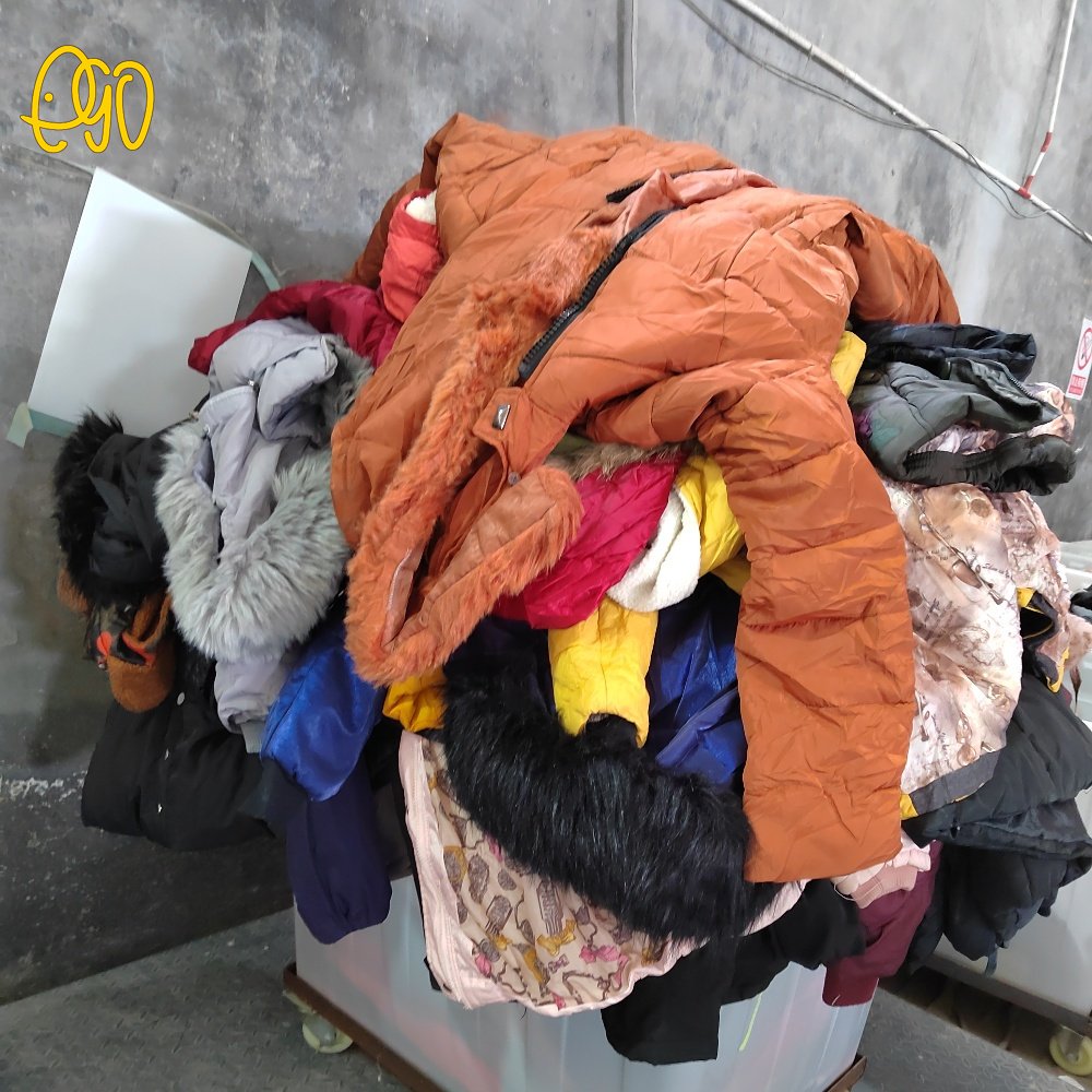 Branded Used Clothes High Quality Used Women Long Parka Jacket Second Hand Zipper Long Cotton Coat For Ladies With Caps