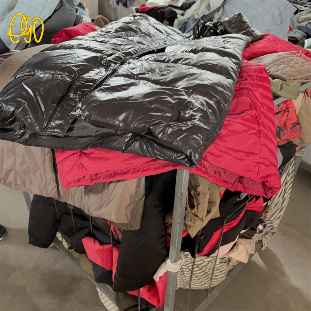 Branded Used Clothes High Quality Used Women Long Parka Jacket Second Hand Zipper Long Cotton Coat For Ladies With Caps