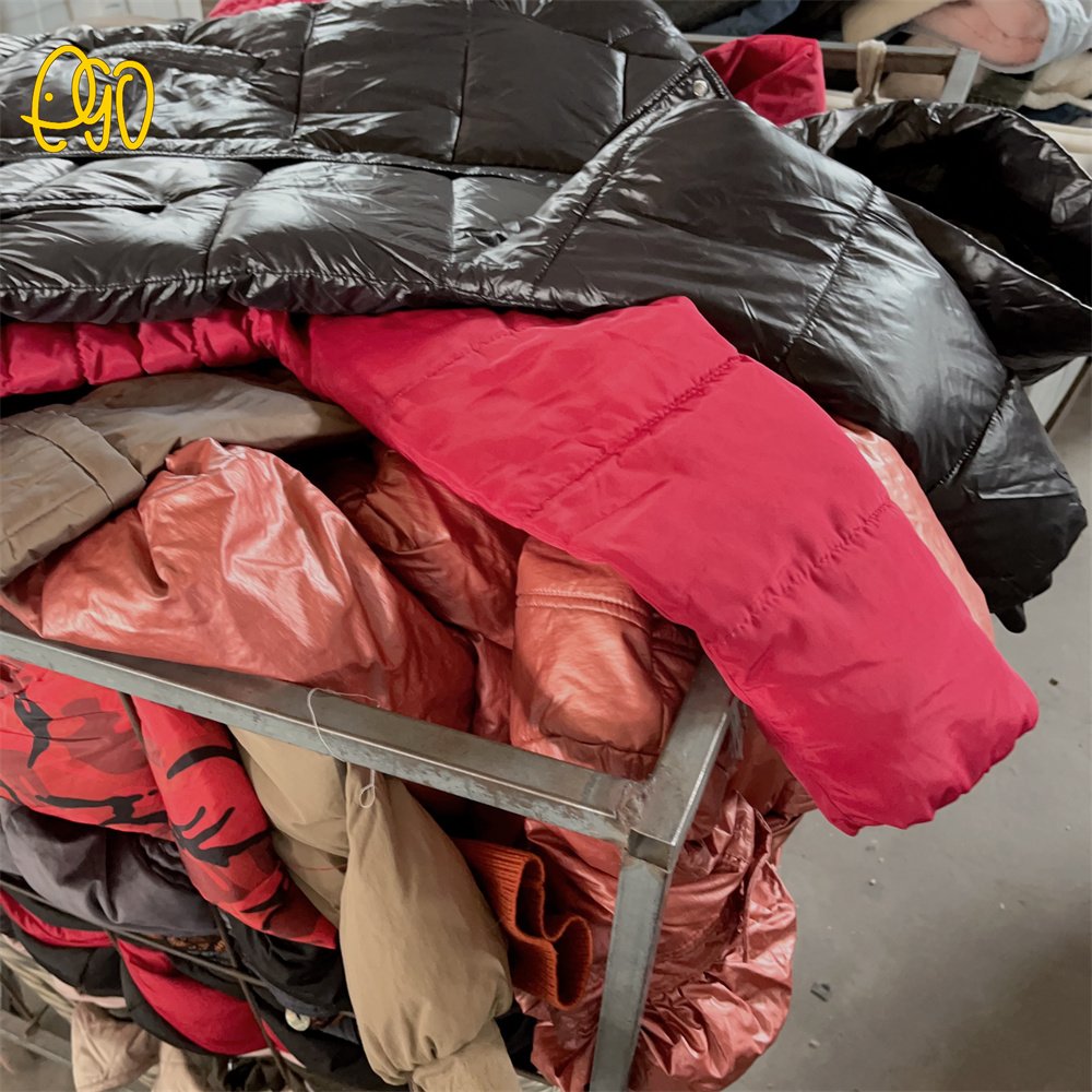 Branded Used Clothes High Quality Used Women Long Parka Jacket Second Hand Zipper Long Cotton Coat For Ladies With Caps