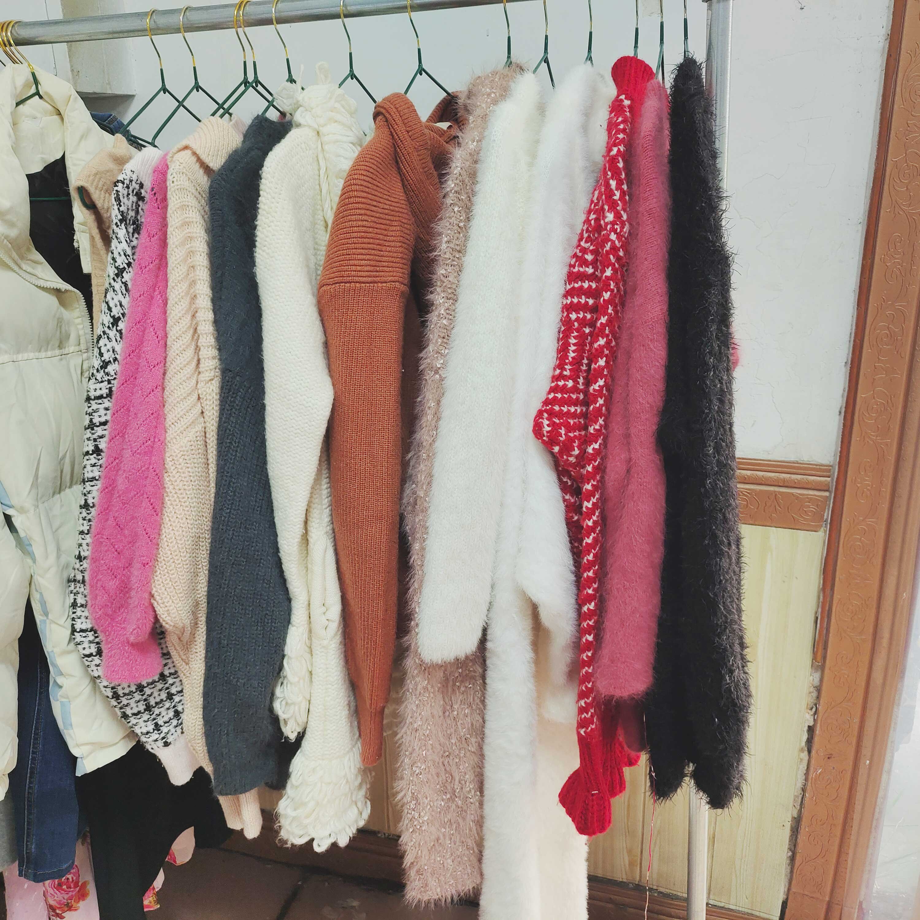 Wholesale of high-quality sweaters second-hand flawless sweaters used clothing bales