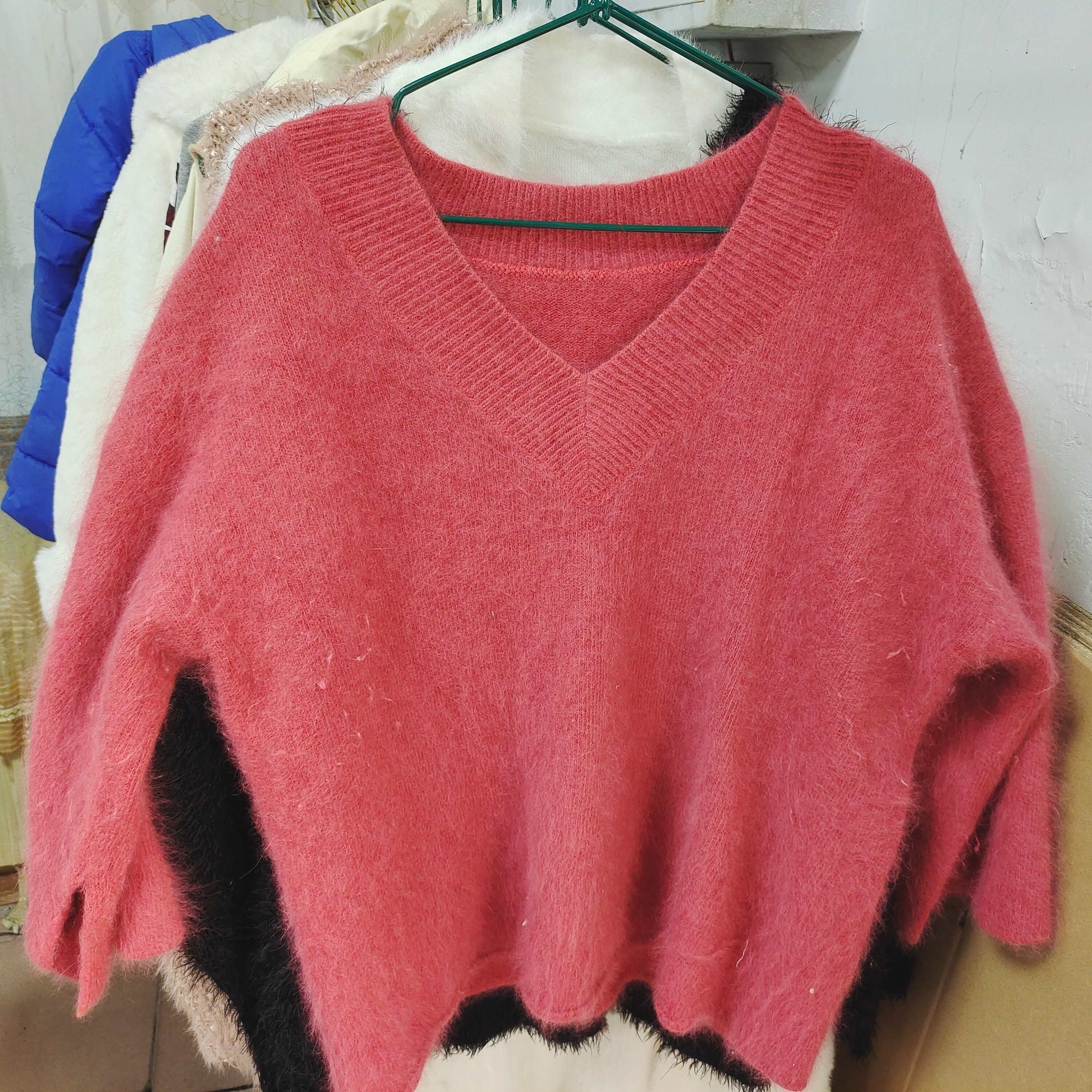 Wholesale of high-quality sweaters second-hand flawless sweaters used clothing bales