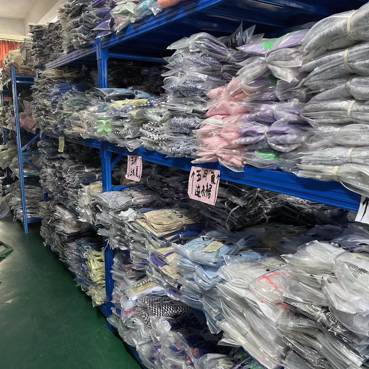 Wholesale mixed used children's clothing inventory summer children's cartoon printed casual clothing style random shipment