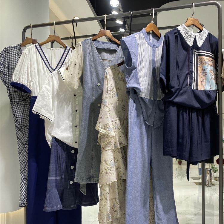 2023 Spring Summer Women Dress Brand Discount Women's Wear Wholesale Clearance Used Clothes