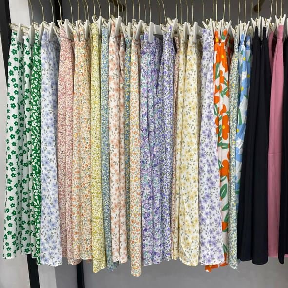 Hot Sale 100 Kg Per Bale Colorful Summer Second Hand Clothing A Grade Casual Used Clothes Second Hand Clothing Woman